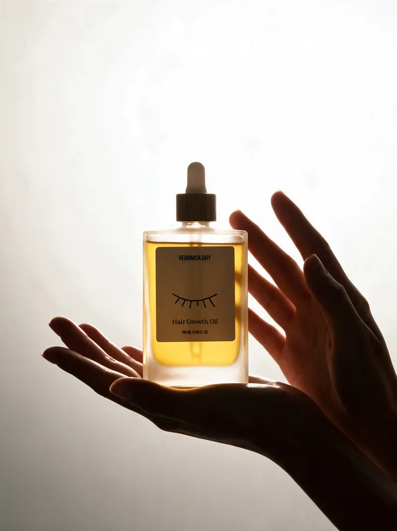 VERONICA SHY, Hair Growth Oil: produktový vizuál